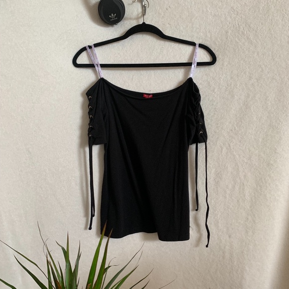 GUESS off-shoulder top - Picture 1 of 5